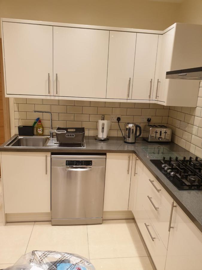 London Luxury Apartments 5 Min Walk From Ilford Station, With Free Parking Free Wifi Exteriér fotografie