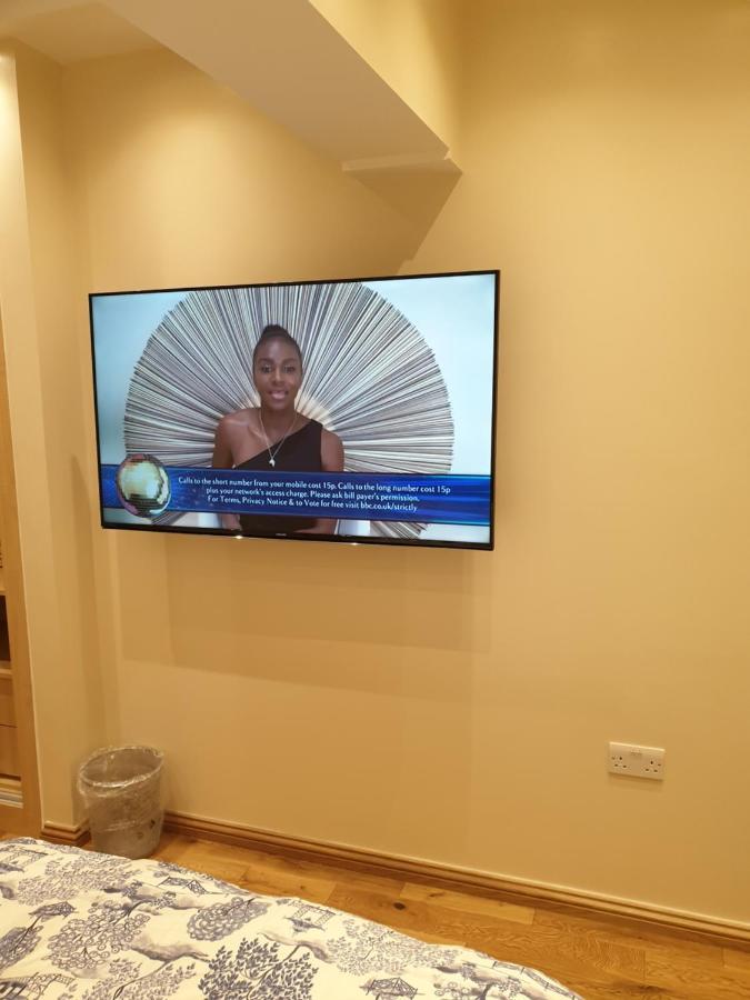 London Luxury Apartments 5 Min Walk From Ilford Station, With Free Parking Free Wifi Exteriér fotografie
