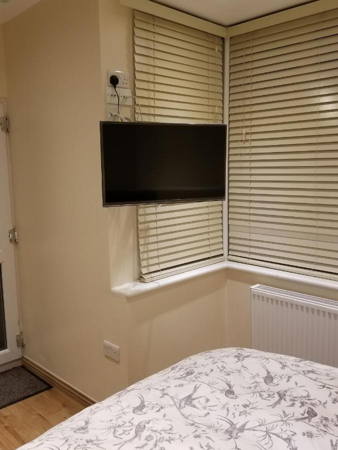 London Luxury Apartments 5 Min Walk From Ilford Station, With Free Parking Free Wifi Exteriér fotografie