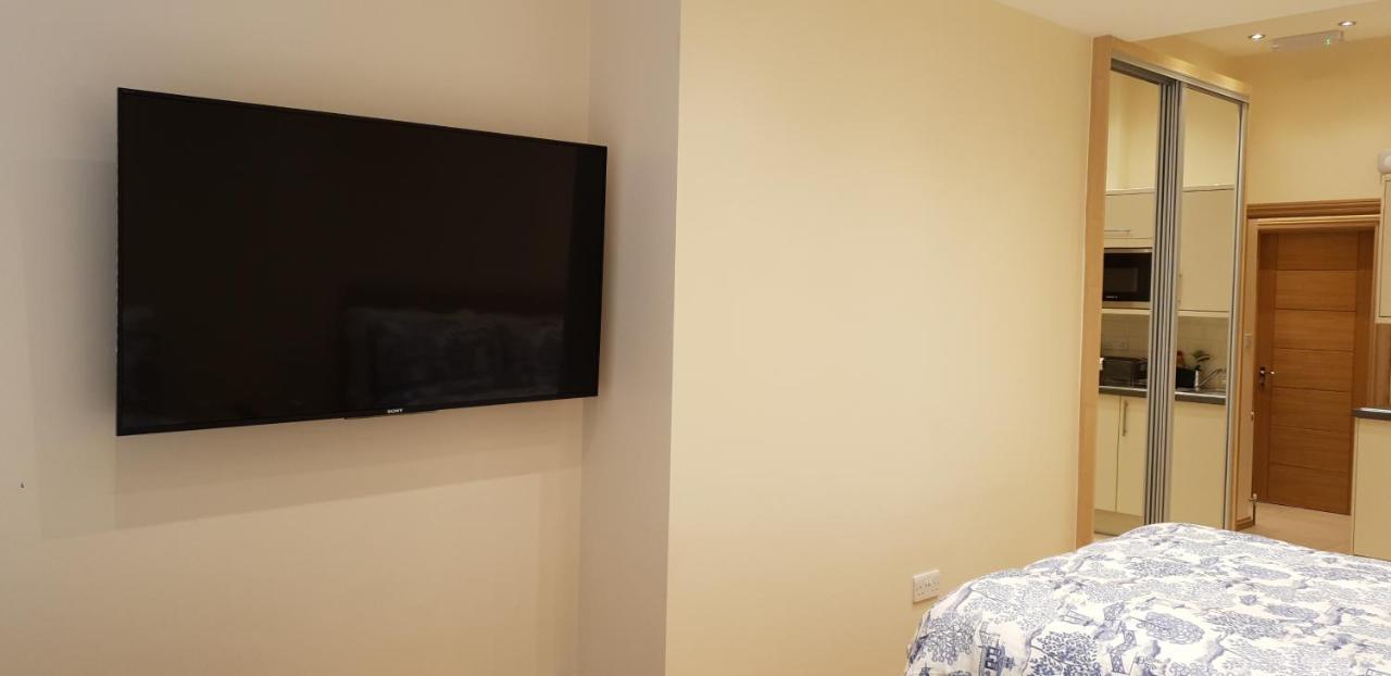 London Luxury Apartments 5 Min Walk From Ilford Station, With Free Parking Free Wifi Exteriér fotografie