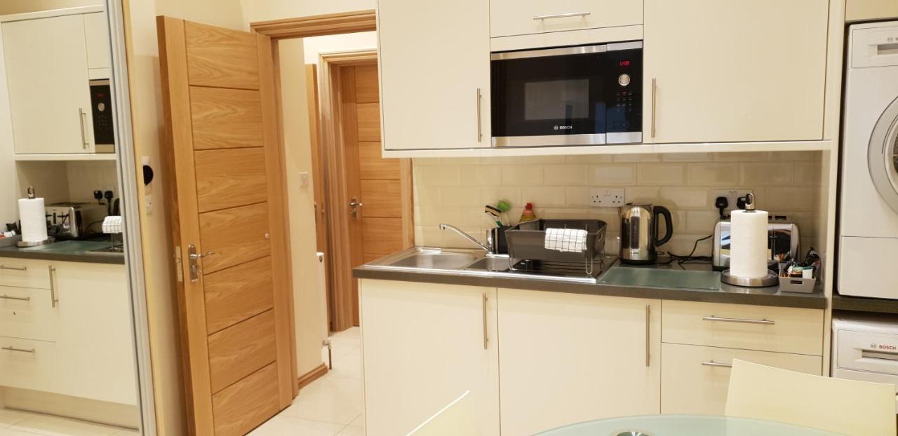 London Luxury Apartments 5 Min Walk From Ilford Station, With Free Parking Free Wifi Exteriér fotografie
