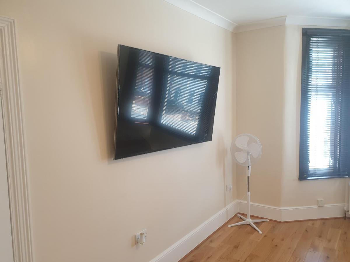 London Luxury Apartments 5 Min Walk From Ilford Station, With Free Parking Free Wifi Exteriér fotografie